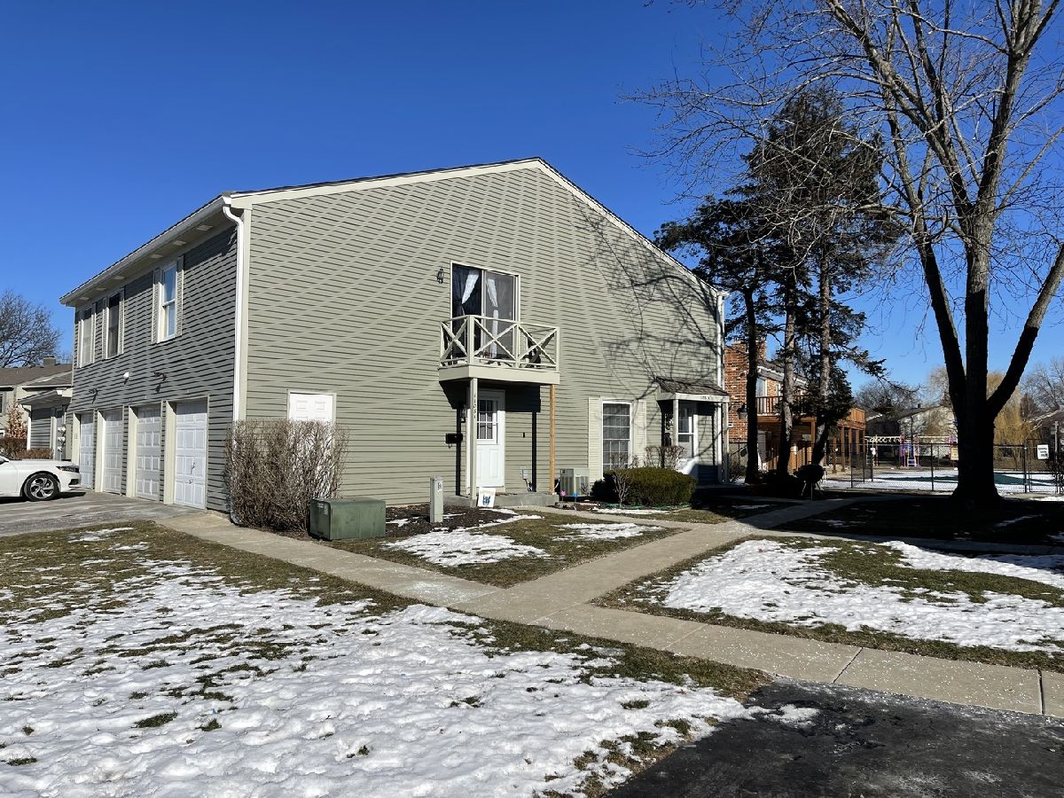 Townhomes & Condos Sold Heritage Lake Estates Wheaton Illinois, 1135 Mount Vernon