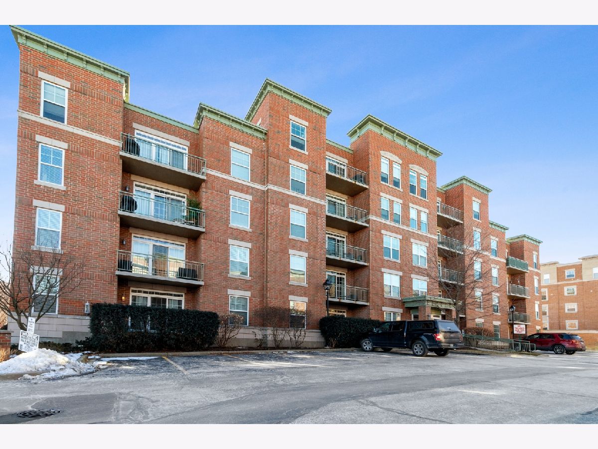 Condominiums Sold Benchmark Palatine Illinois, 132 Johnson