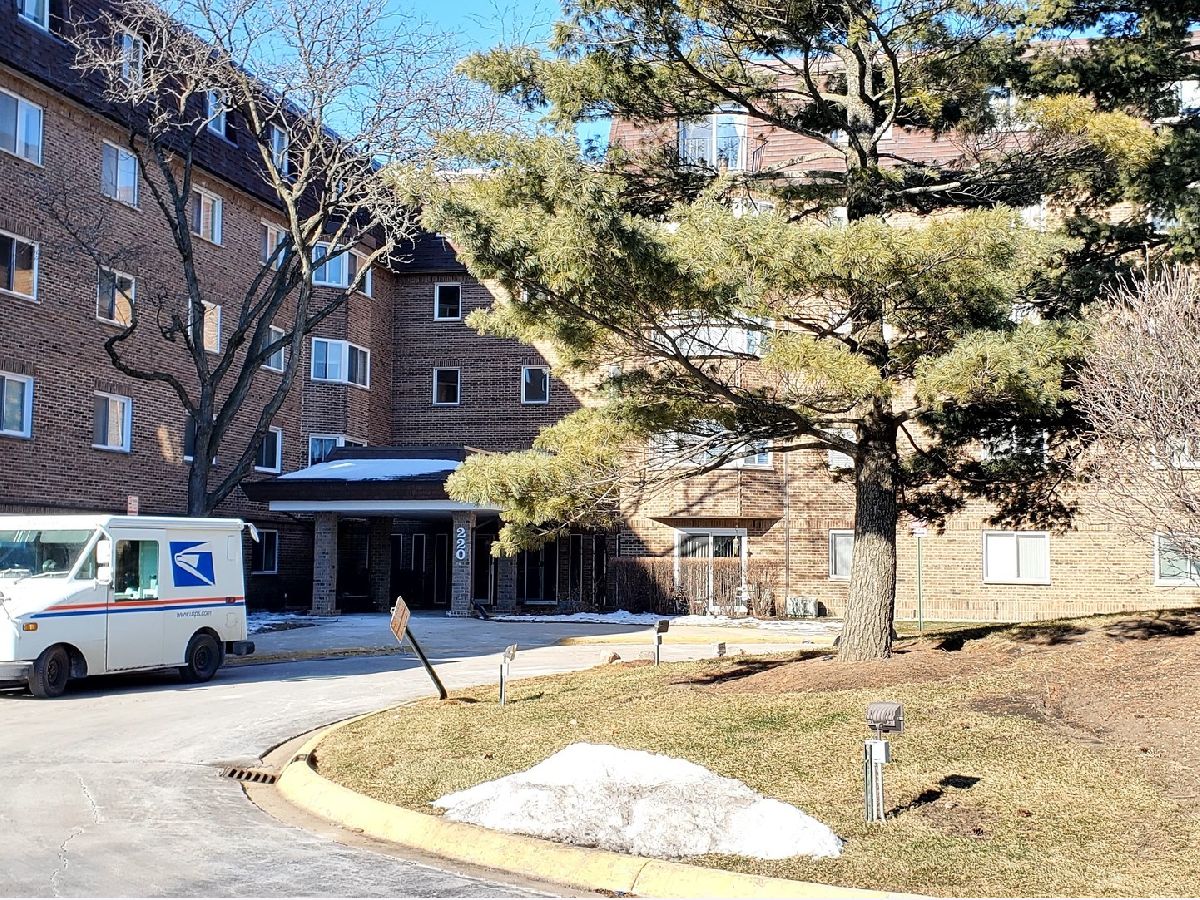 Condominiums Sold Town Square Schaumburg Illinois, 220 Roselle