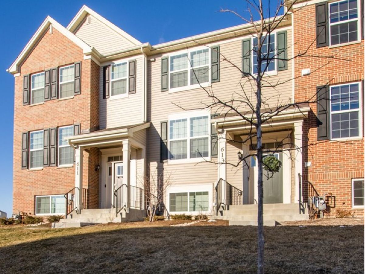 Townhomes & Homes Rented Southbury Oswego Illinois, 611 Brook