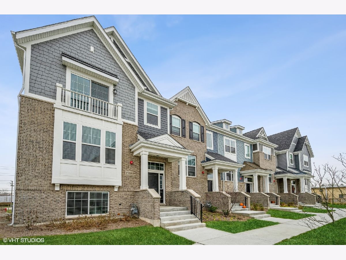 Condos & Townhomes Rented Sterling Place Northbrook Illinois, 1988 Kingsley