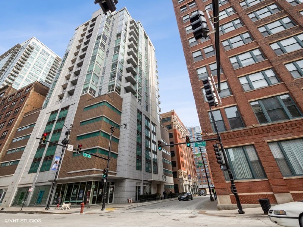 Condominiums Sold Printers Corner Chicago Illinois, 170 Polk
