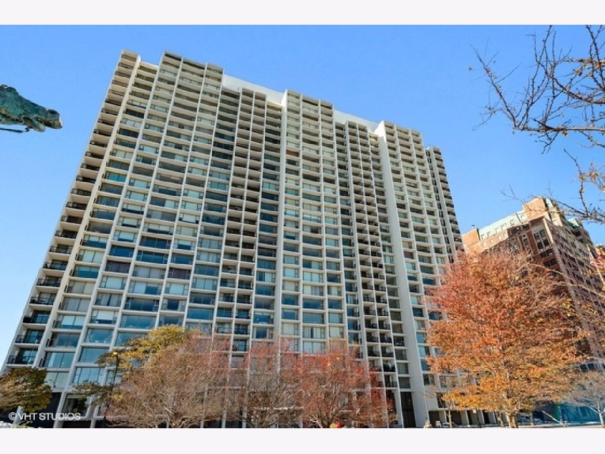Condominiums Sold Harbor House Chicago Illinois, 3200 Lake Shore