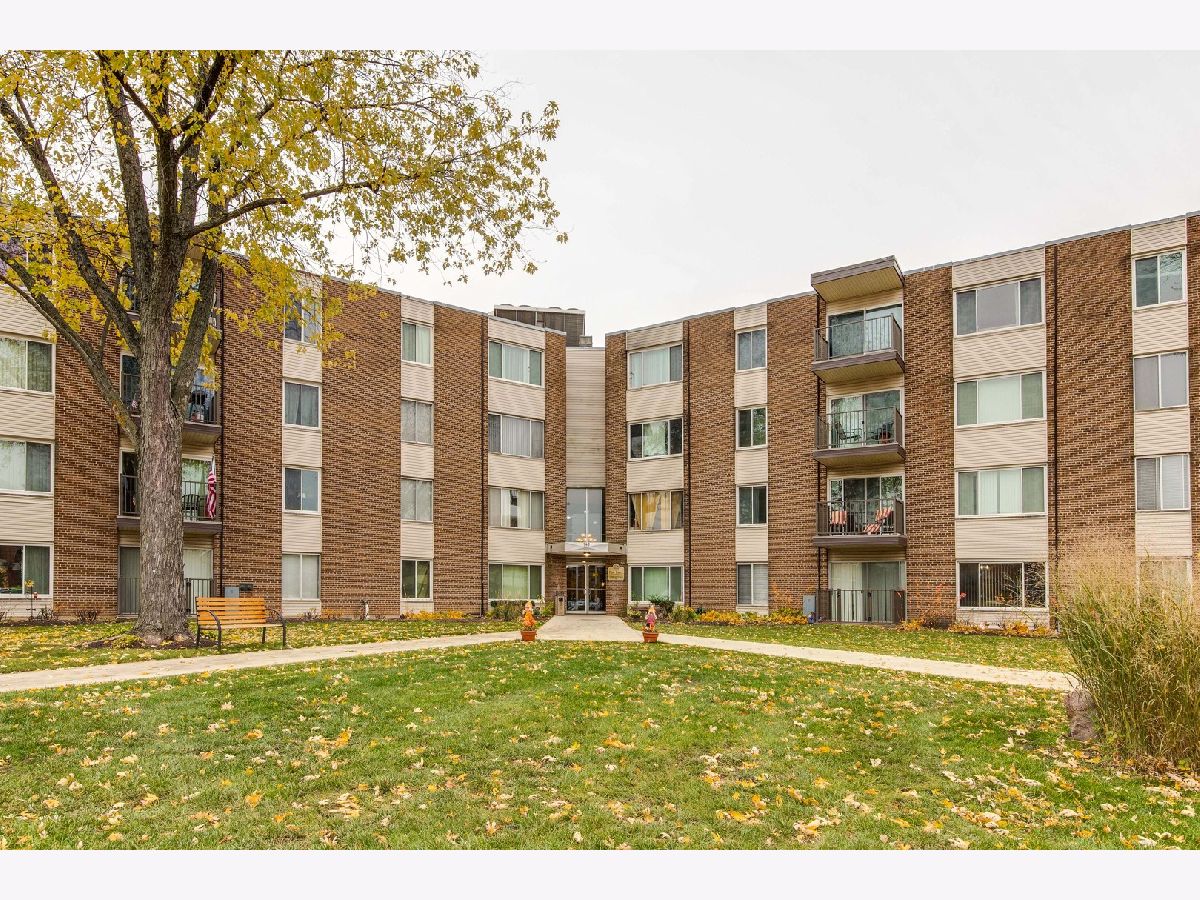 Condominiums Sold Park Towne Palatine Illinois, 140 Wood