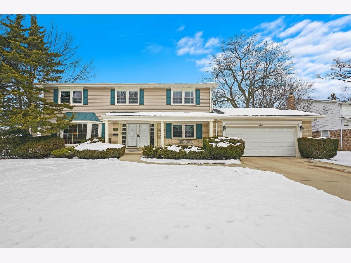 Homes & Condos & Townhomes Sold Glenshire Glenview Illinois, 2802 Knollwood