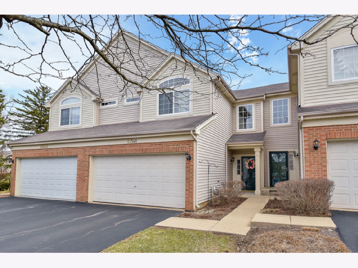Townhomes & Condos Sold Maple Hollow Lombard Illinois, 951 Creekside