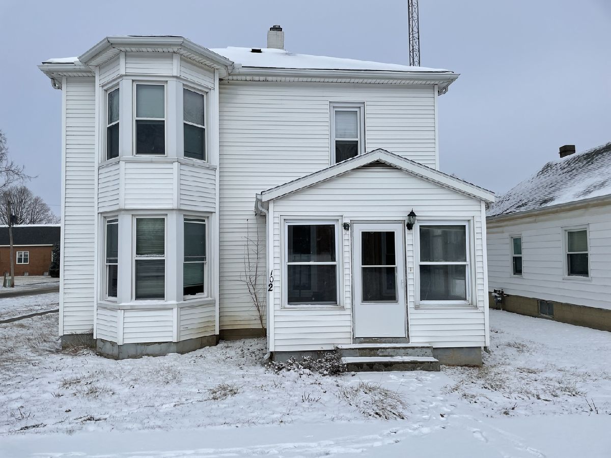  Sold Cooksville Illinois, 106 Lincoln