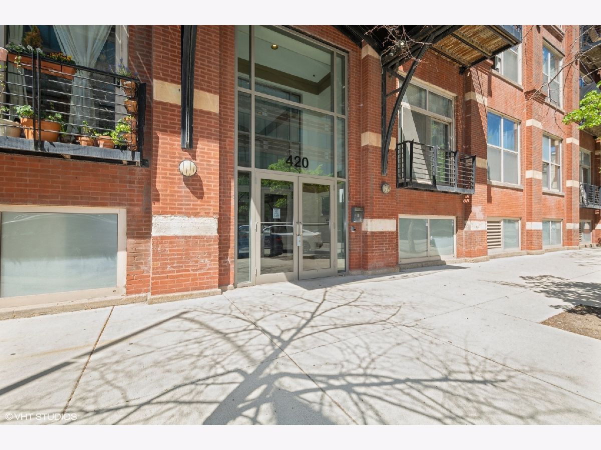 Condominiums Sold Gotham Lofts Chicago Illinois, 420 Clinton