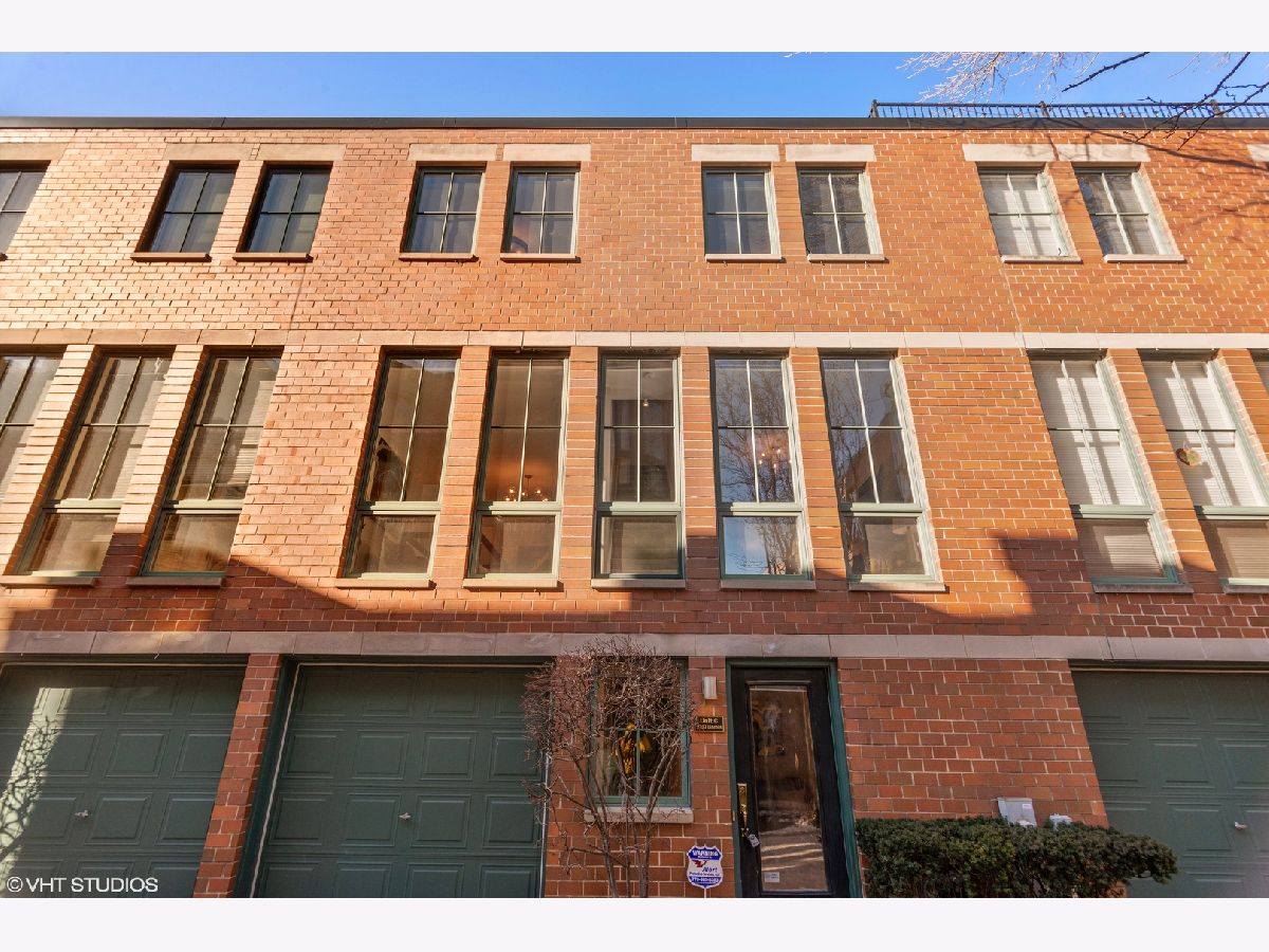 Townhomes Sold Seminary Court Chicago Illinois, 2707 Lincoln