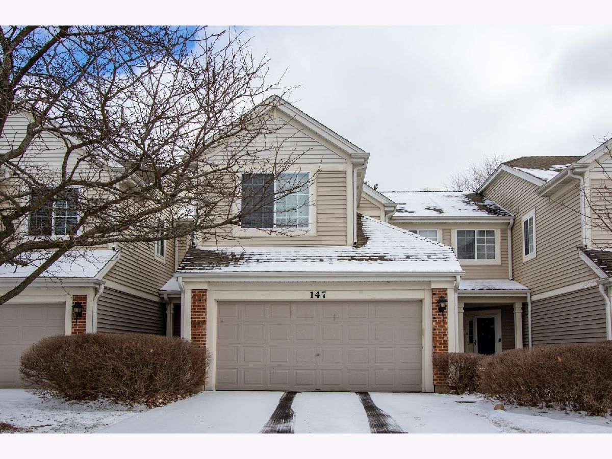 Townhomes & Condos Sold Concord Station Streamwood Illinois, 147 Heritage