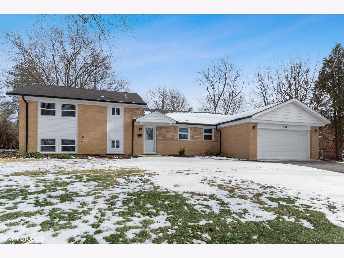 Homes Sold Barrington Meadows Barrington Illinois, 255 Sharon