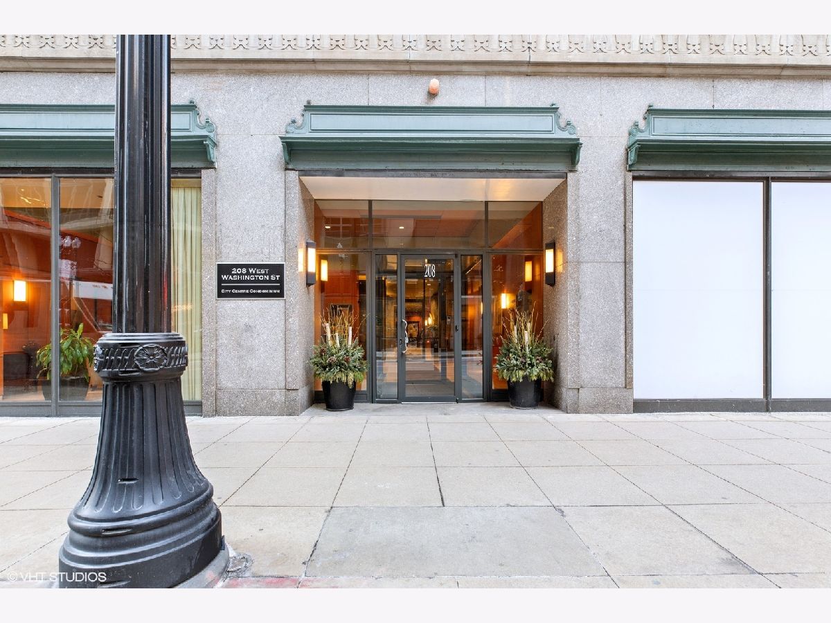 Condominiums Sold City Center Club Chicago Illinois, 208 Washington