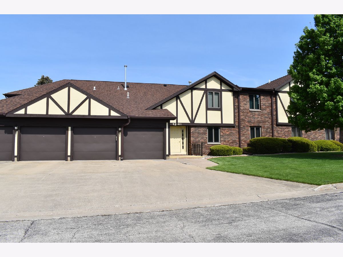 Condos & Townhomes Sold Country Club Place Pontiac Illinois, 43 Crystal