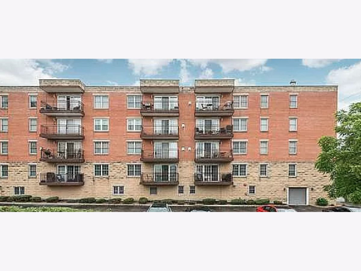 Condominiums Sold Katherine Court Willow Springs Illinois, 8733 Willow