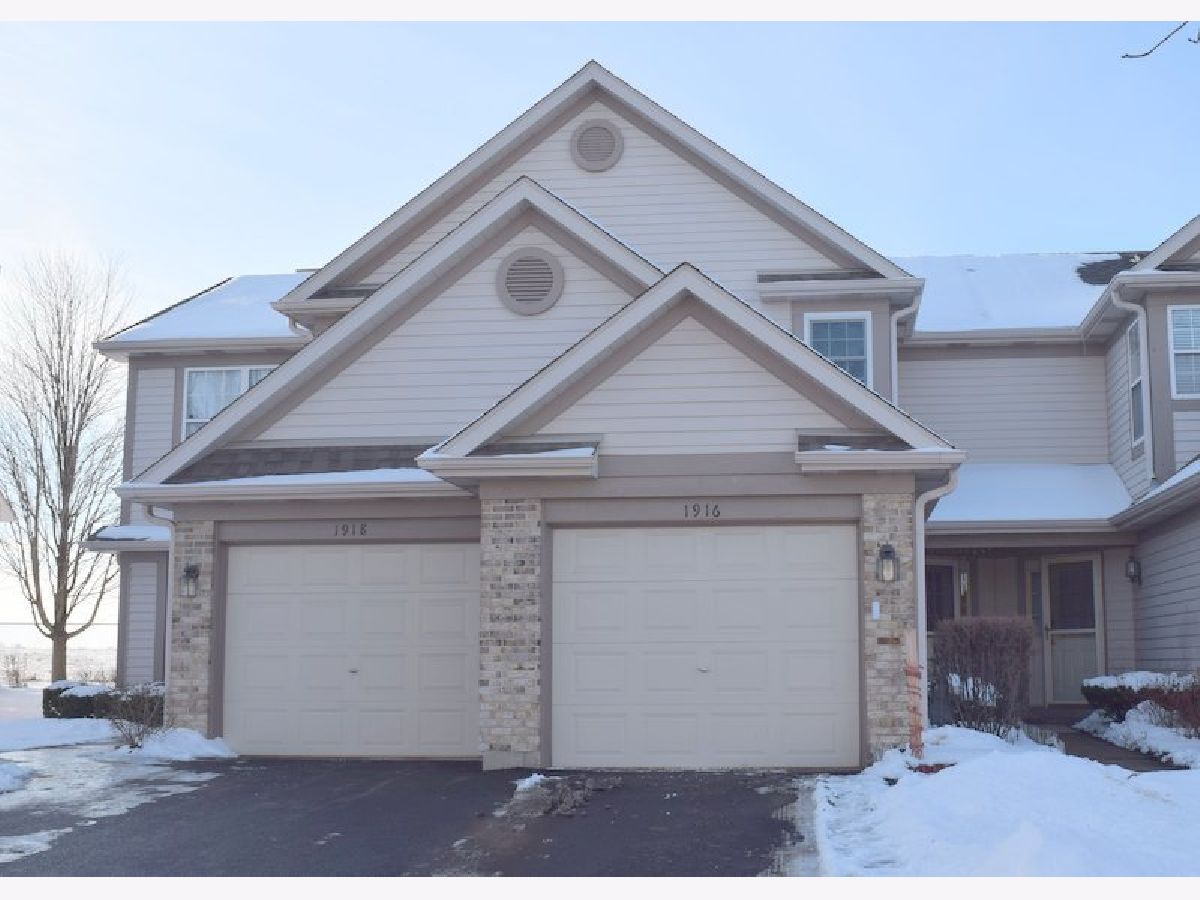 Townhomes & Condos Rented Briar Pointe Schaumburg Illinois, 1916 Grove