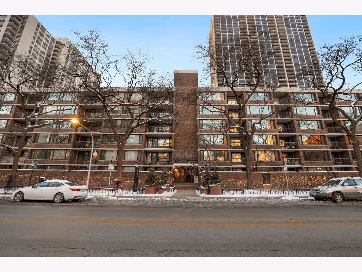 Condominiums Sold Kilmer House Chicago Illinois, 1555 Sandburg