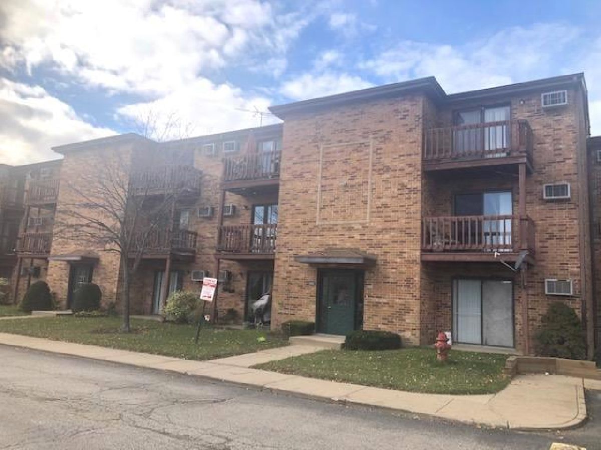 Condominiums Sold Windsor Court Palatine Illinois, 1332 Geneva