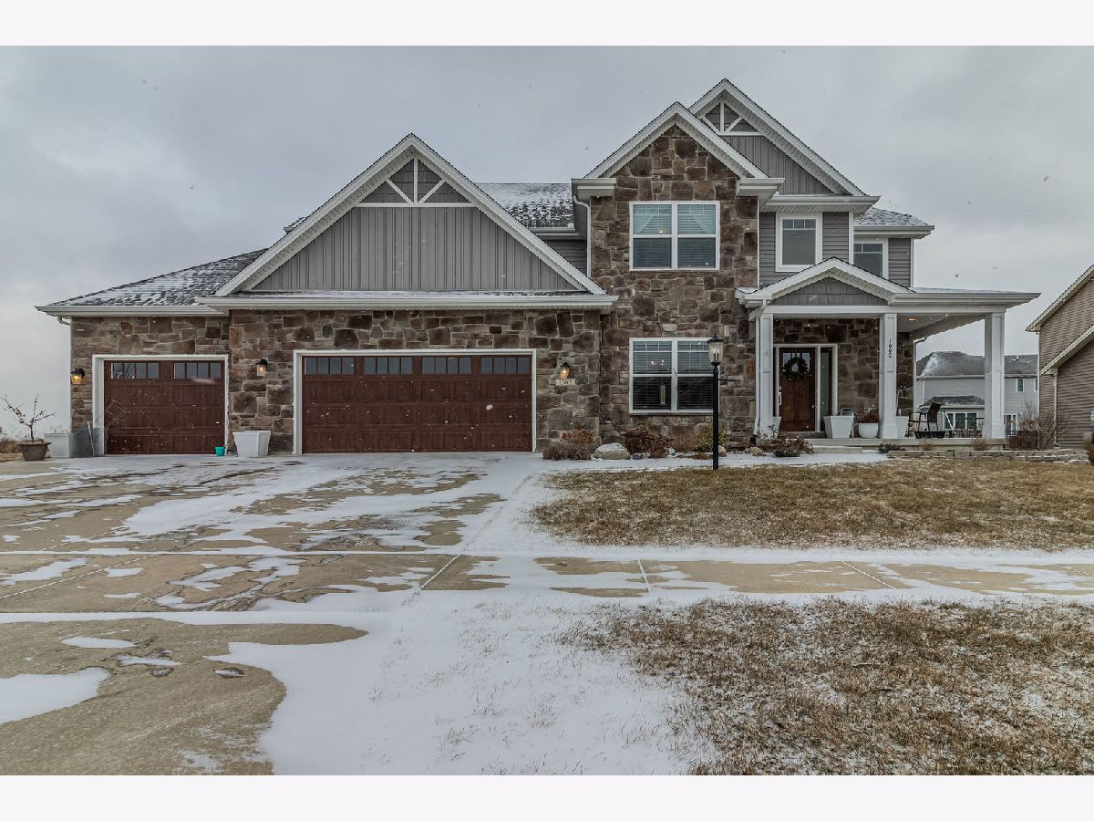 Homes Sold Lake Falls Savoy Illinois, 1002 Cascade
