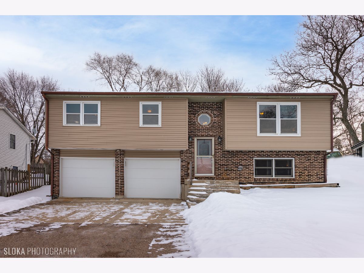 Homes Sold Silver Lake Cary Illinois, 6114 Hilly