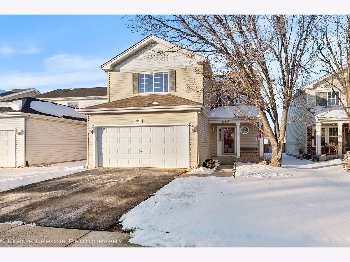 Homes & Townhomes Sold Renwick Club Crest Hill Illinois, 21514 Gray Wing