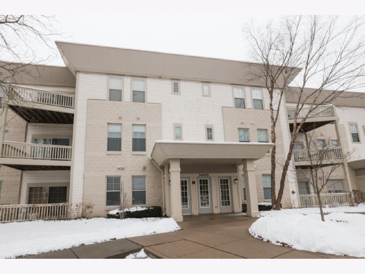 Condominiums Sold Delaware Place Gurnee Illinois, 34435 Old Walnut