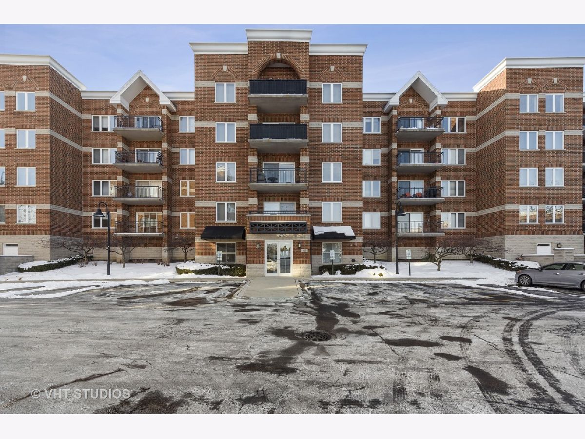 Condominiums Sold Geimers Grove Arlington Heights Illinois, 3451 Carriageway