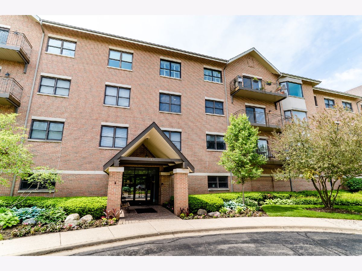 Condominiums Sold Hidden Lakes Lincolnshire Illinois, 20 Trafalgar