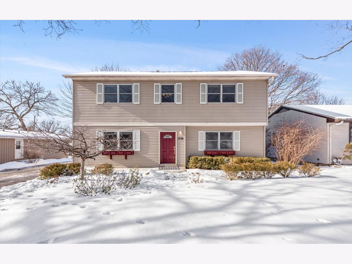 Homes Sold Seventh Avenue St Charles Illinois, 1719 4th