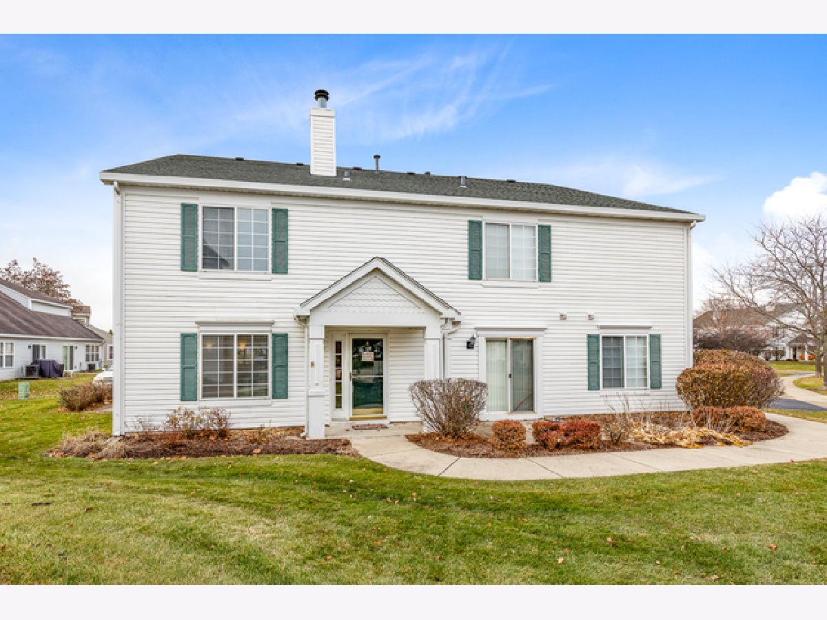 Homes & Townhomes & Condos Rented Heartland Meadows South Elgin Illinois, 692 Fieldcrest