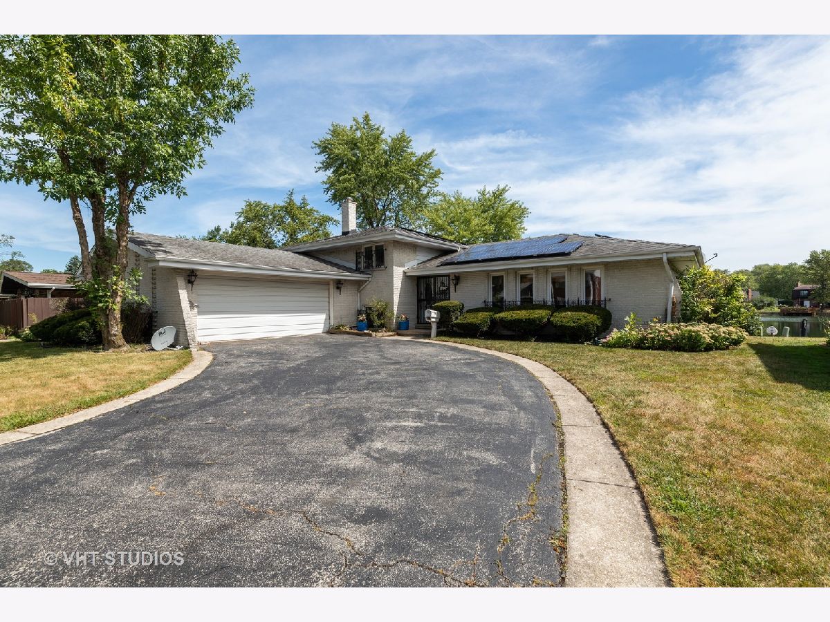 Homes Sold Thorn Lake South Holland Illinois, 17247 University