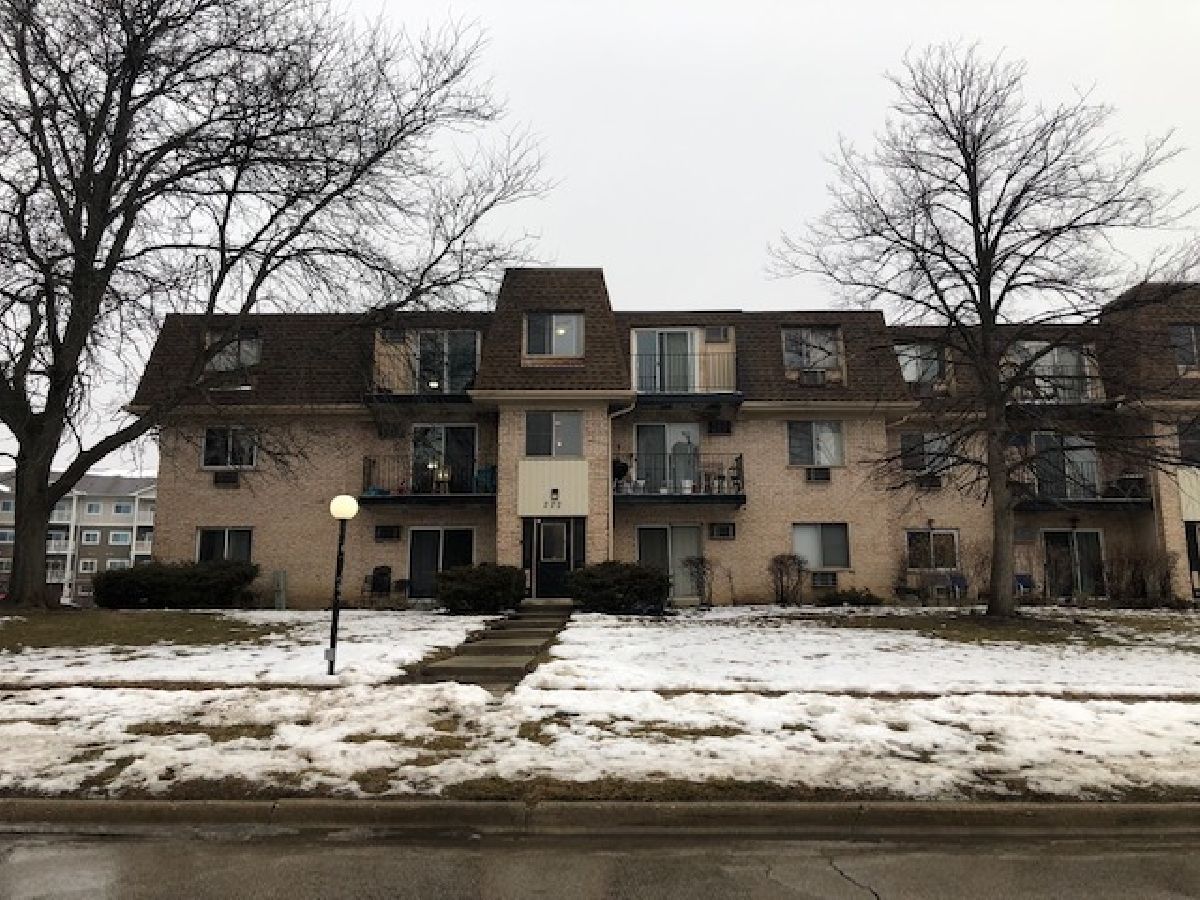 Condominiums Sold Shorewood Glendale Heights Illinois, 222 Shorewood