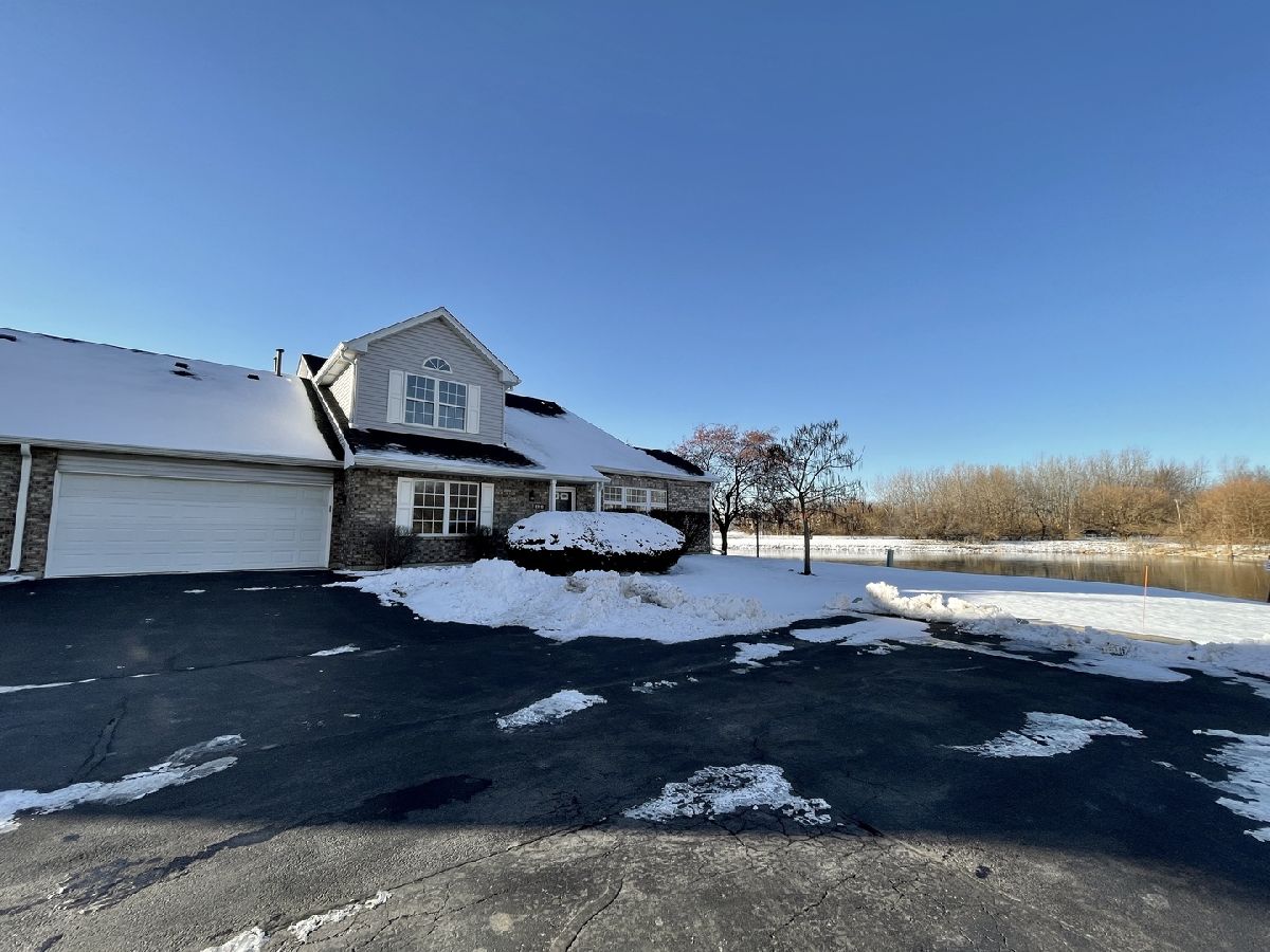 Townhomes Rented Cambridge At The Reserves Plainfield Illinois, 13841 Cambridge