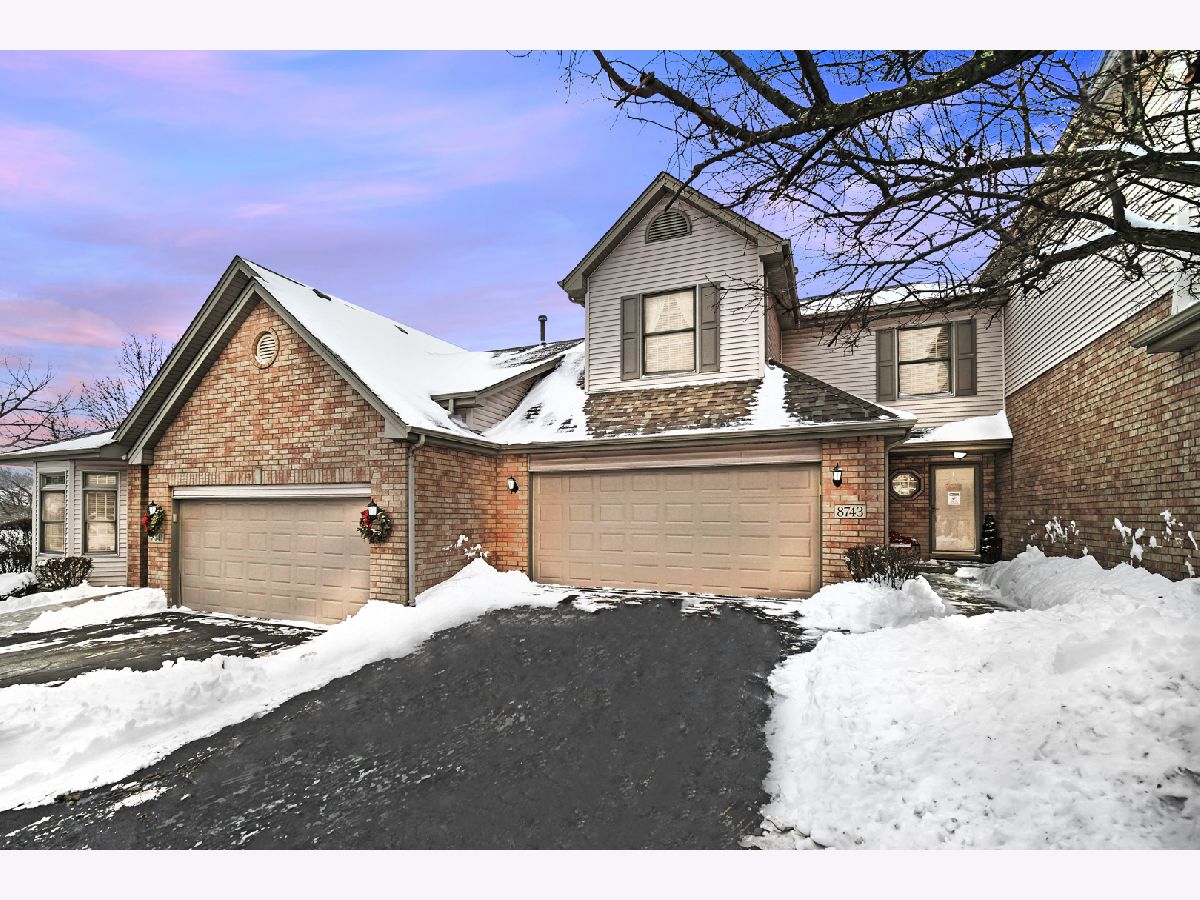 Townhomes Sold Highland Brook Orland Park Illinois, 8743 Golden Rose