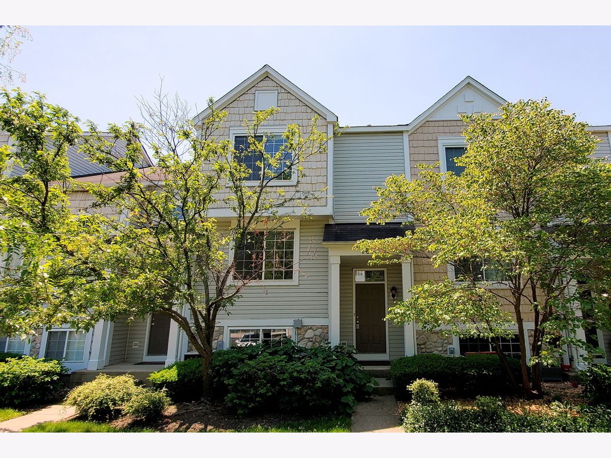 Townhomes Rented Coves Of Harbor Springs Aurora Illinois, 1854 Middlebury