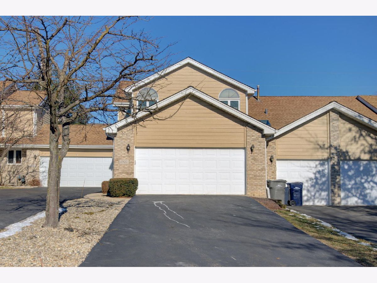Townhomes & Homes Sold Brook Hills West Orland Park Illinois, 11920 Cormoy