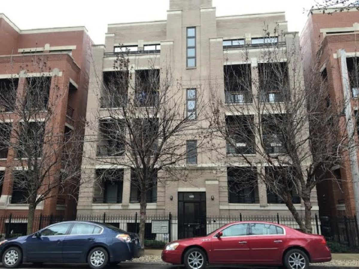 Condominiums Rented Marquette Row Chicago Illinois, 685 Peoria