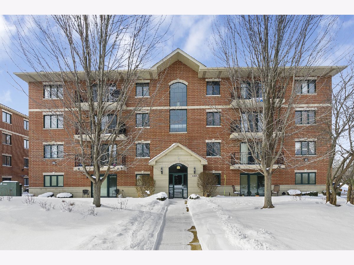 Condominiums & Homes Sold Forest Trails Oak Forest Illinois, 6820 Winding