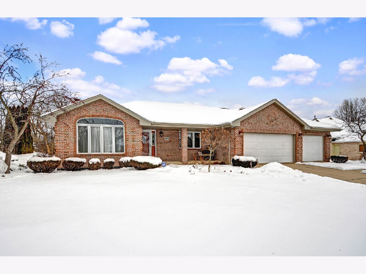 Homes Sold Country Woods Homer Glen Illinois, 12058 Arlene