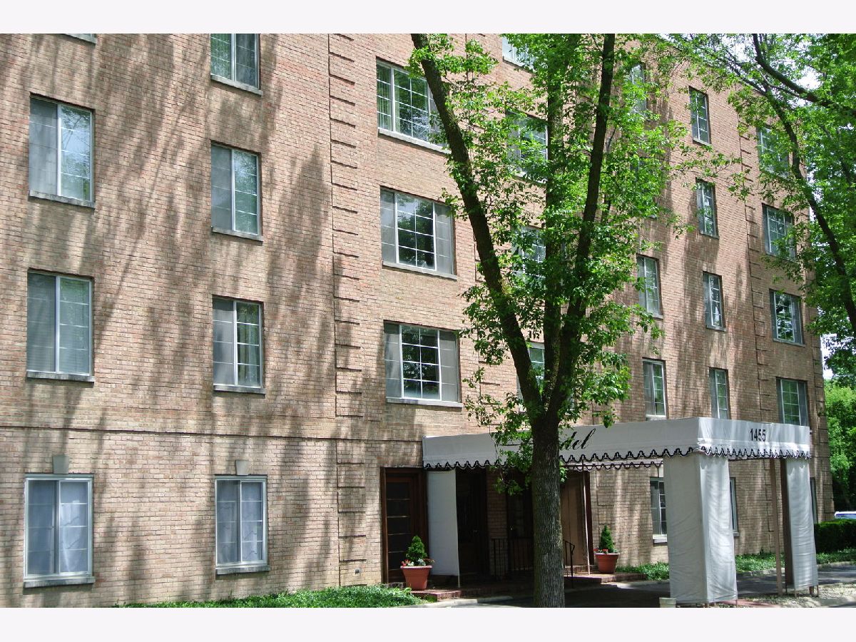 Condominiums Rented Citadel Northbrook Illinois, 1455 Shermer