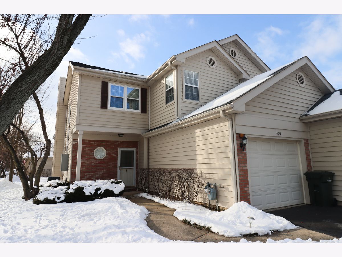 Townhomes & Condos & Homes Rented Glendale Lakes Glendale Heights Illinois, 1400 Fairway