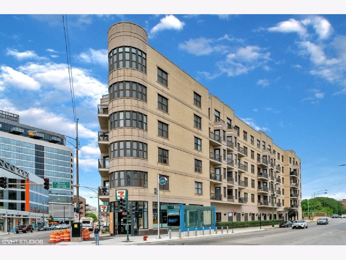Condominiums Sold The Montrevelle Chicago Illinois, 520 Halsted
