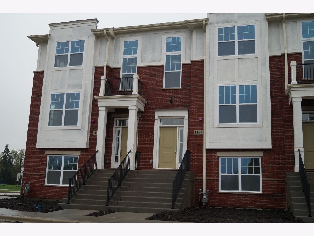 Condos & Townhomes Rented Port Clinton Row Homes Vernon Hills Illinois, 1156 Windward