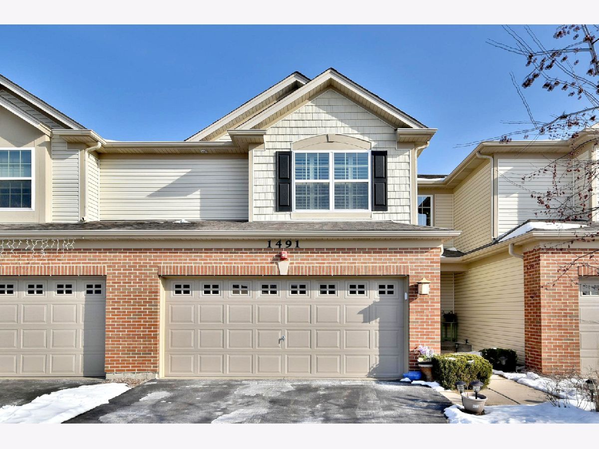 Townhomes Sold Hickory Woods Mundelein Illinois, 1491 Pauline