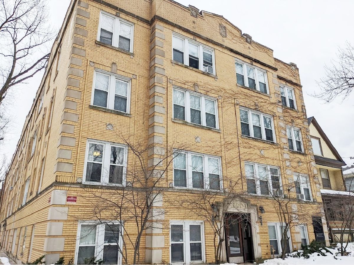 Condominiums Sold The Vine Condominiums Chicago Illinois, 1903 Lunt
