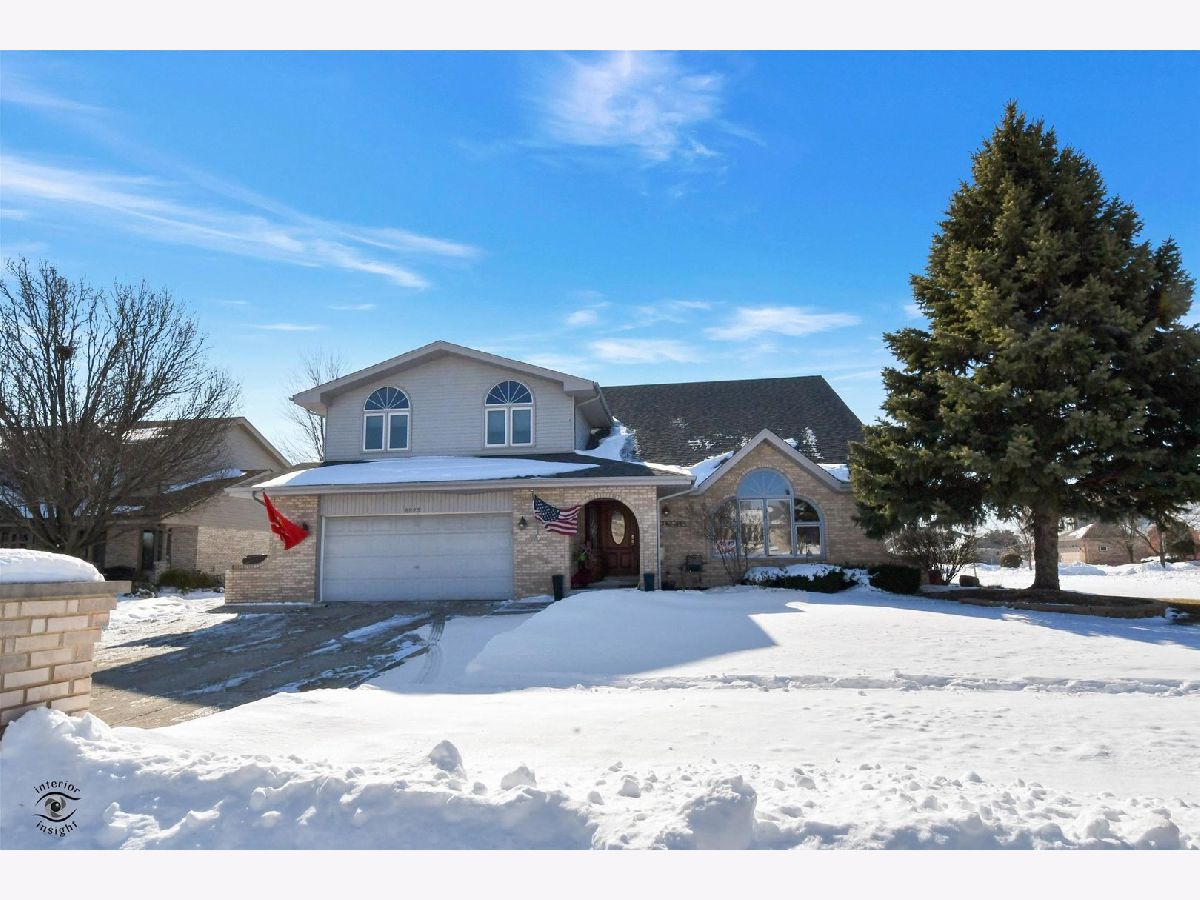 Homes & Condos & Townhomes Sold Radcliffe Place Tinley Park Illinois, 8825 Westbridge