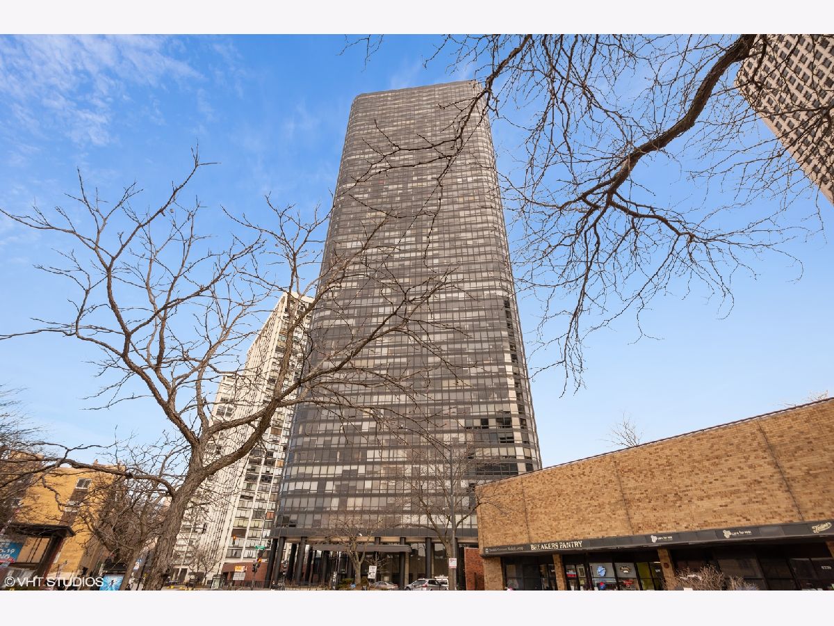 Condominiums Rented Edgewater Plaza Chicago Illinois, 5415 Sheridan