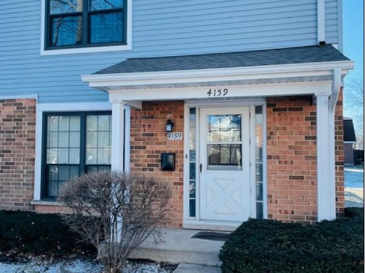 Townhomes Sold Continental Village Waukegan Illinois, 4159 Continental