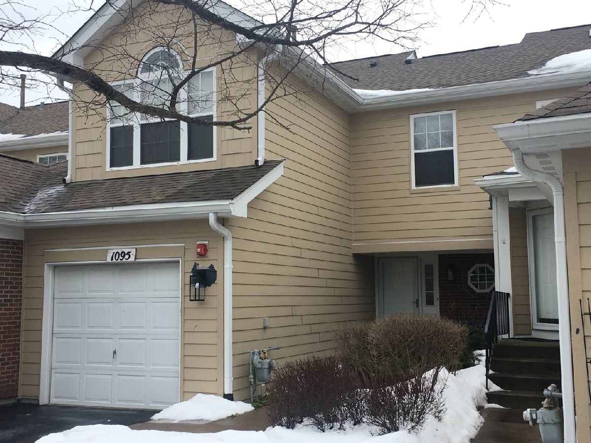 Townhomes & Condos Rented Wildwood Glen Glendale Heights Illinois, 1095 Camden