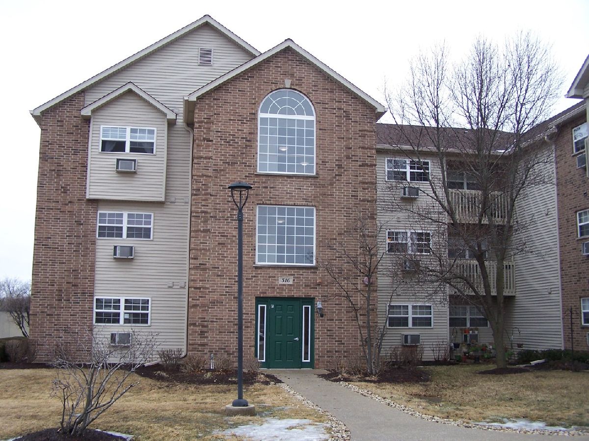 Condominiums Rented Kensington Manor Richmond Illinois, 510 Cunat