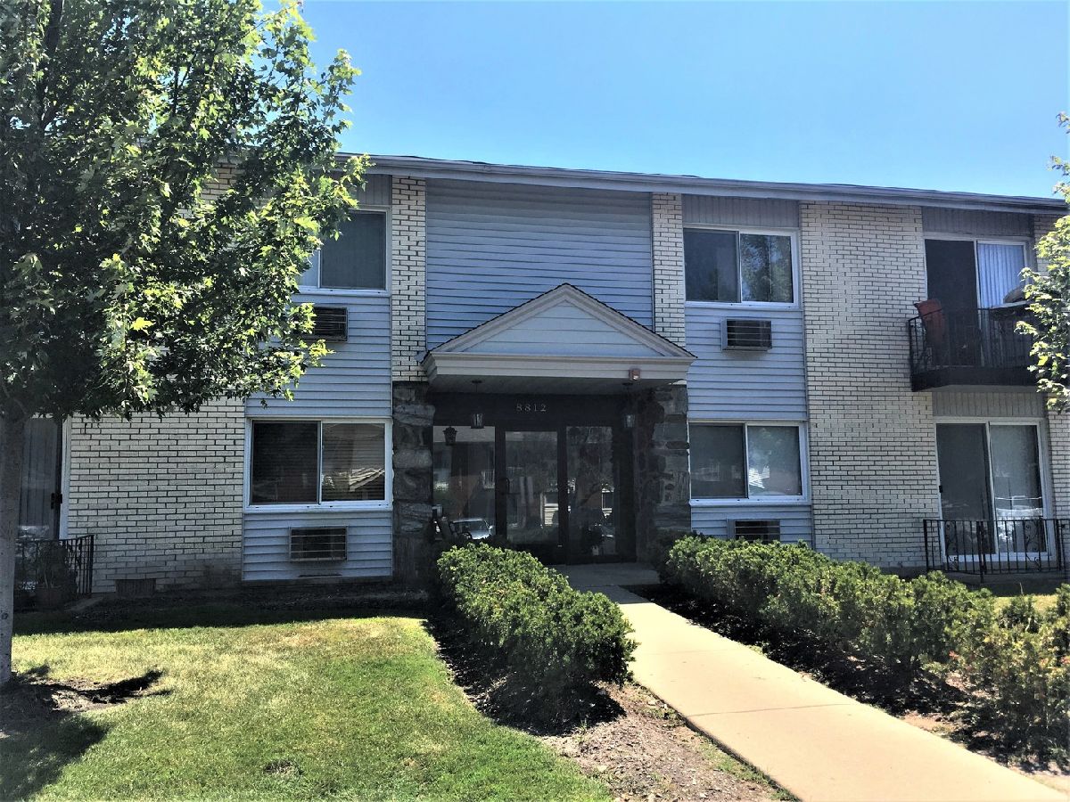 Courtland Square Des Plaines IL, Condominiums For Sale & For Rent